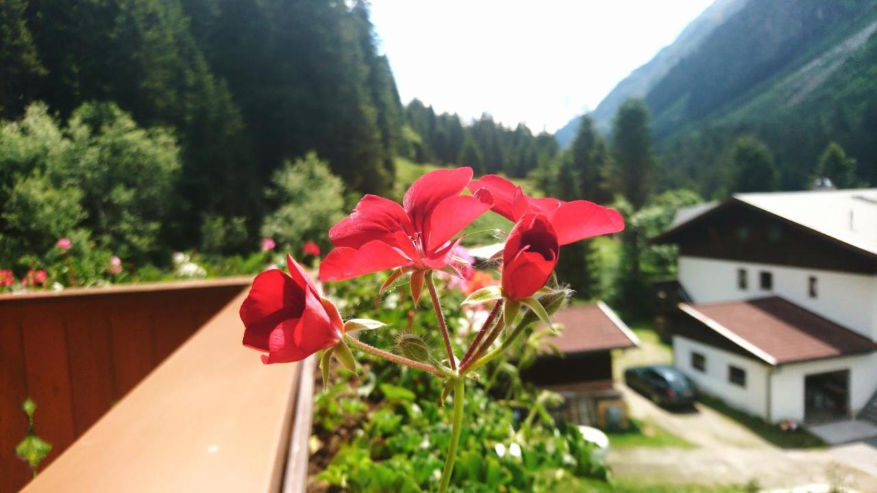 Haus Waldheim Hotel Sankt Leonhard im Pitztal Exterior foto